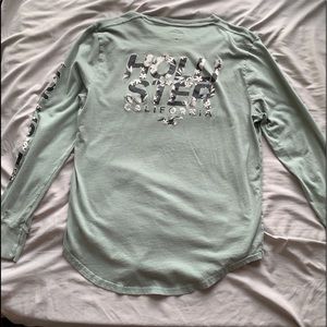 Hollister tee